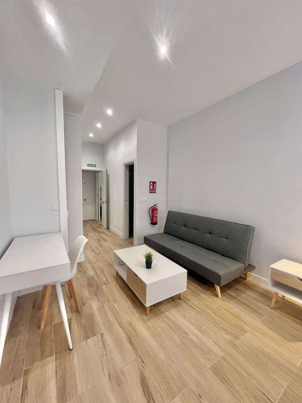 Estudio Chic Y Moderno Cerca Del Vibrante Centro De Ifema Madrid Exteriör bild