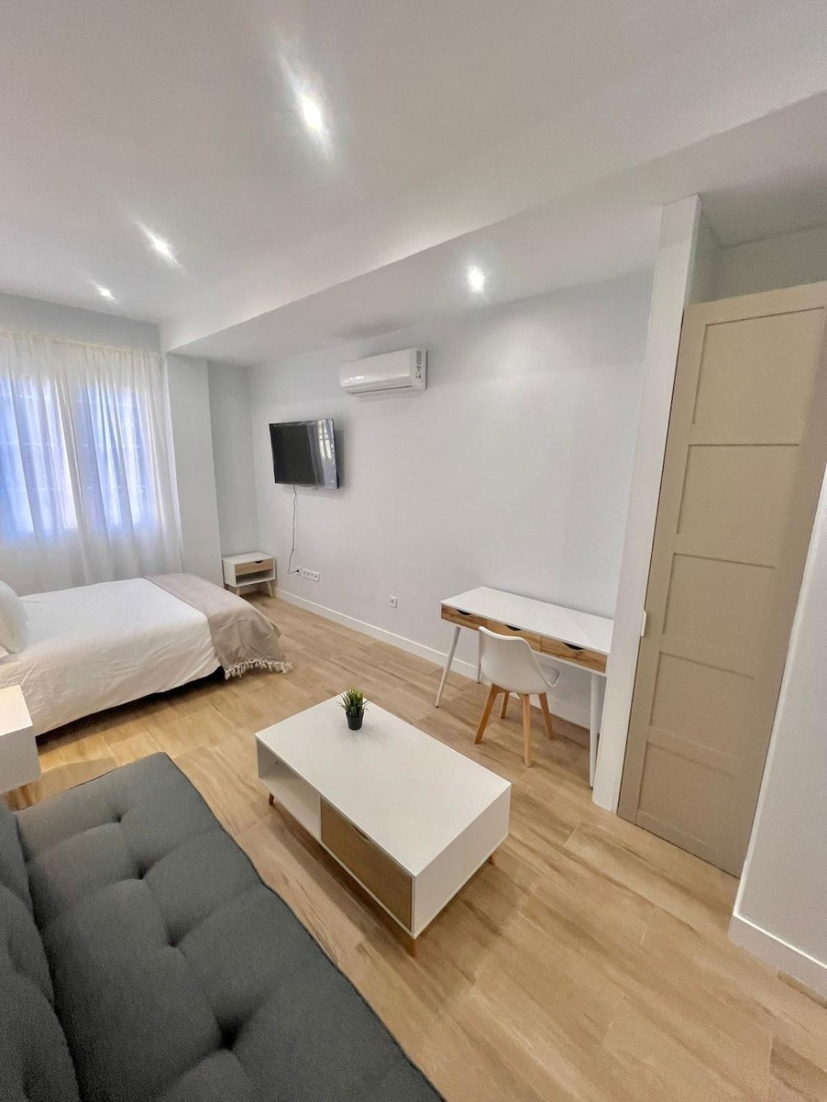Estudio Chic Y Moderno Cerca Del Vibrante Centro De Ifema Madrid Exteriör bild