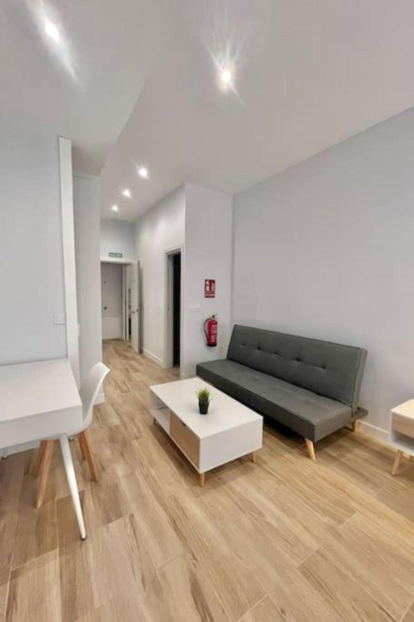 Estudio Chic Y Moderno Cerca Del Vibrante Centro De Ifema Madrid Exteriör bild